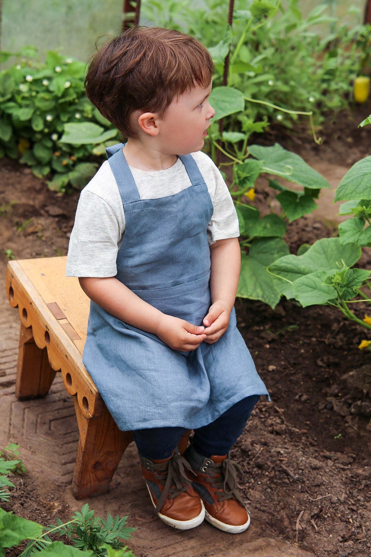 Linen apron for kids in Gray blue | MagicLinen