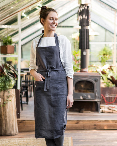 Linen bib apron in Charcoal gray | MagicLinen