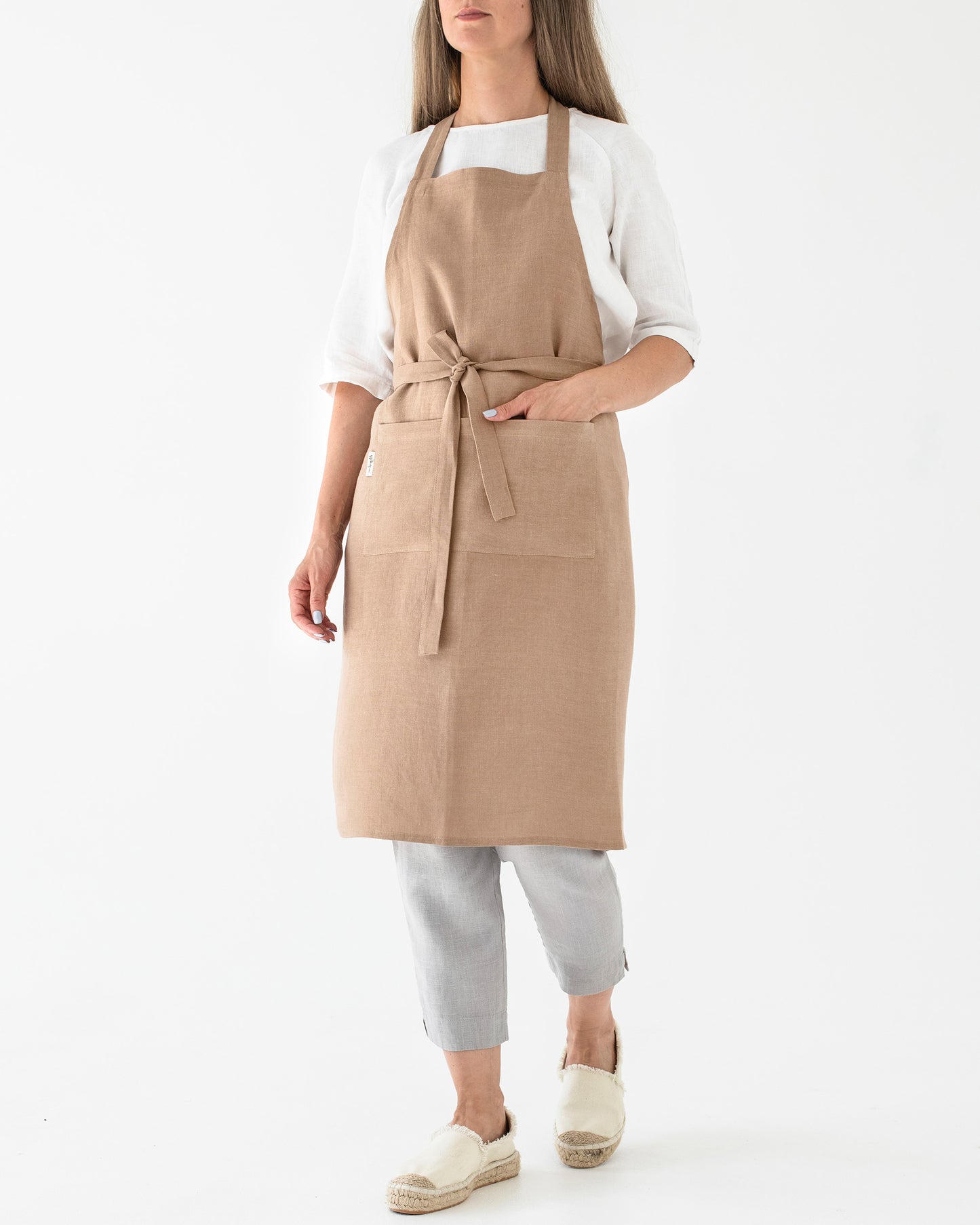Linen bib apron in Latte - MagicLinen
