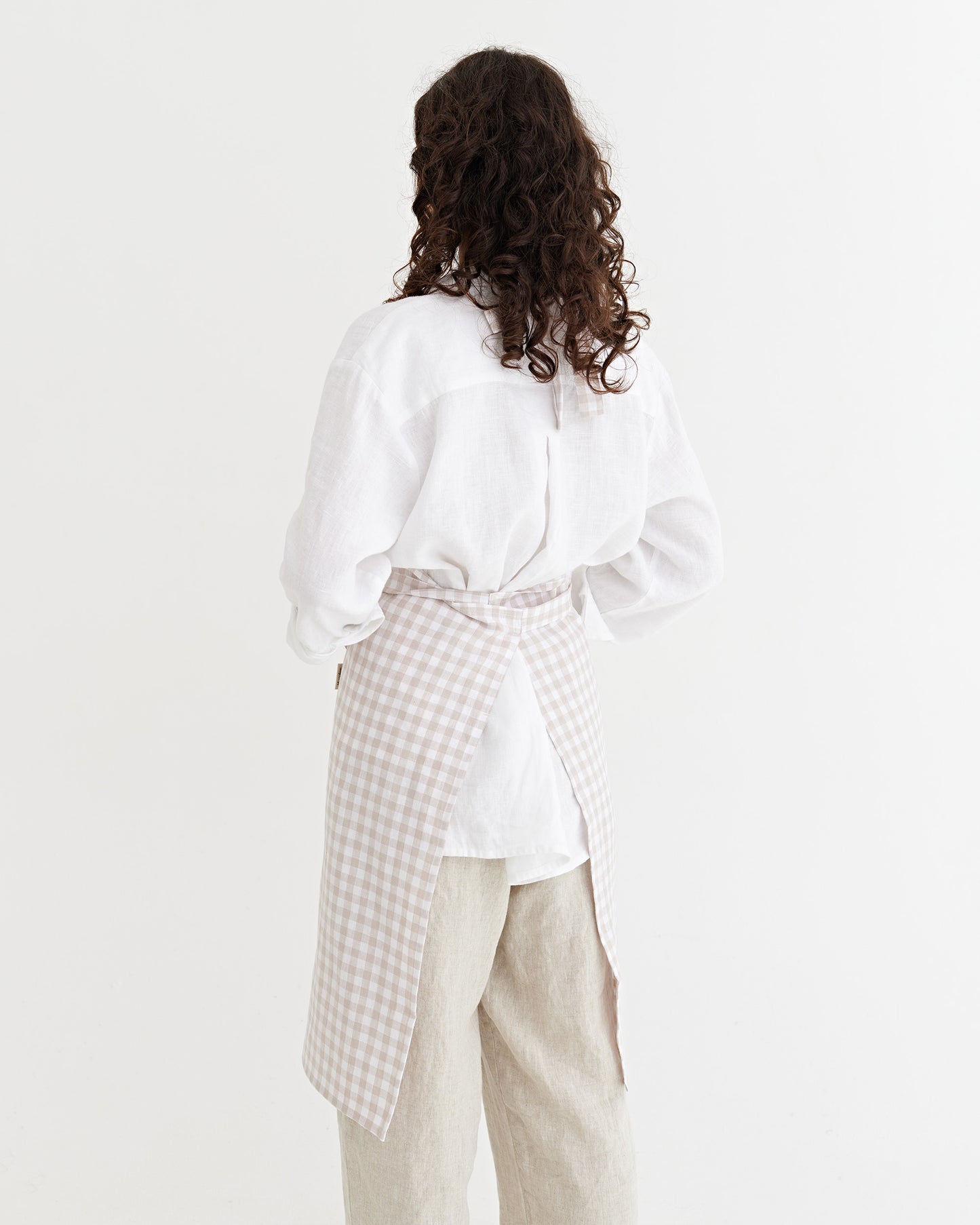 Linen bib apron in Natural Gingham | MagicLinen