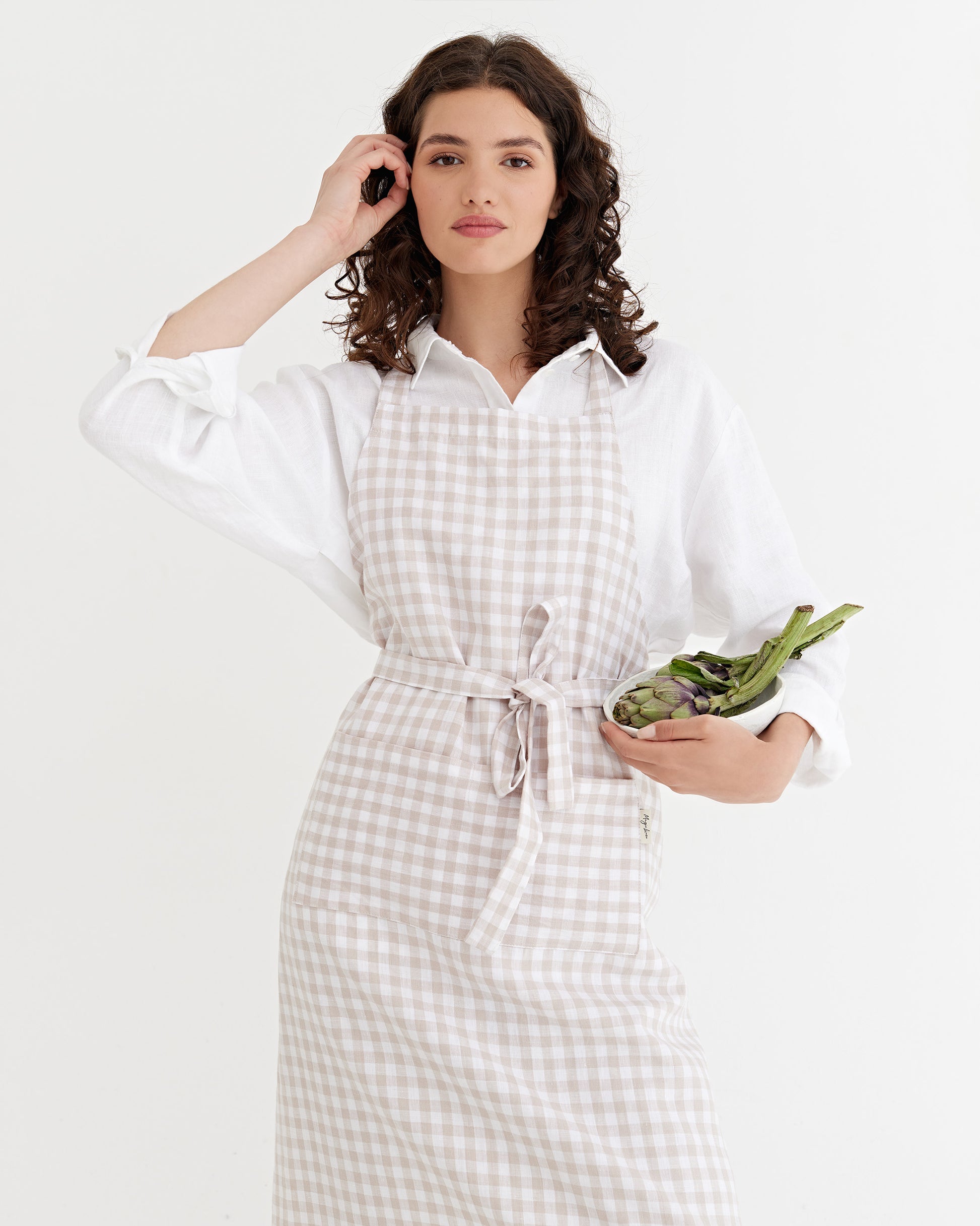 Linen bib apron in Natural Gingham | MagicLinen