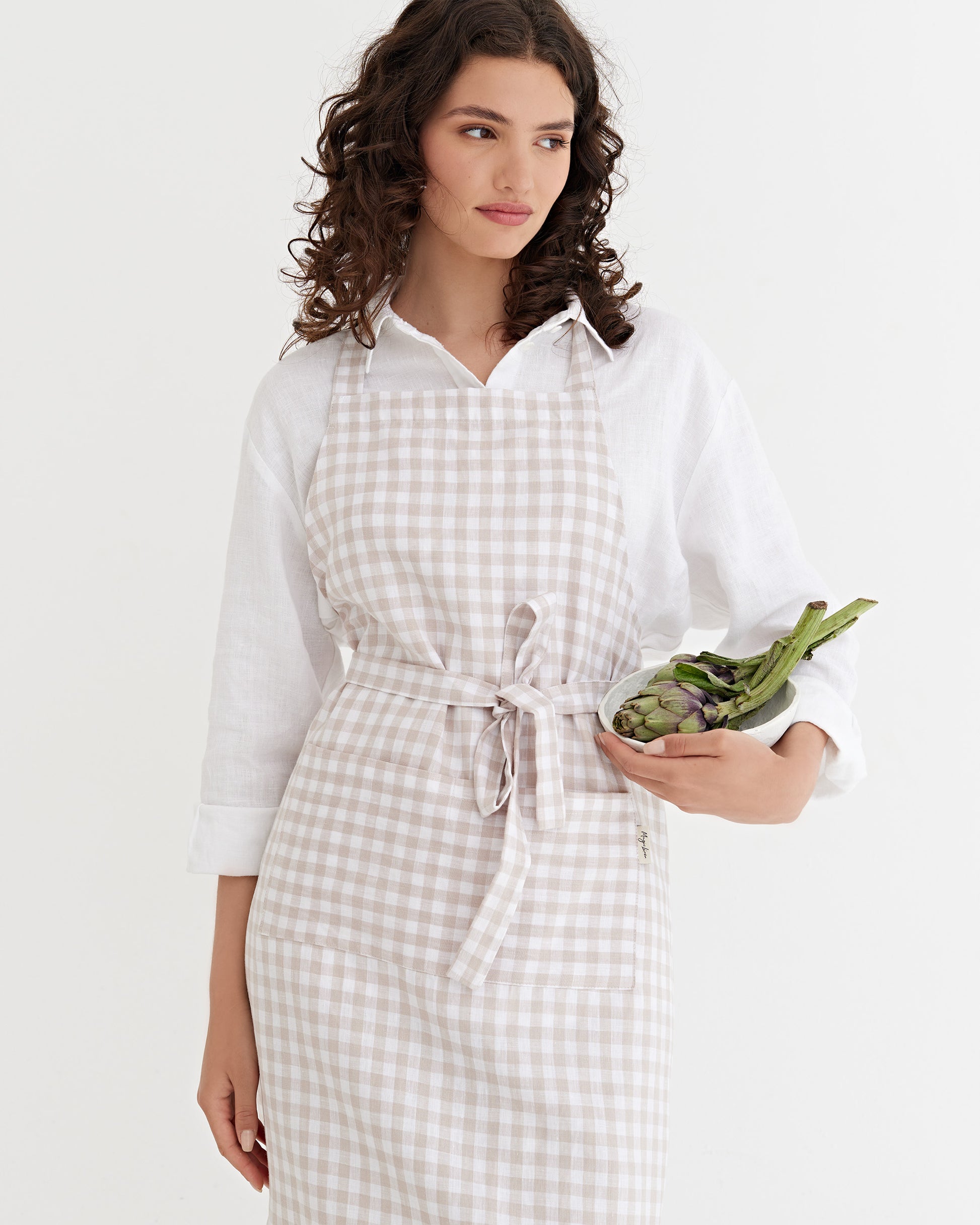 Linen bib apron in Natural Gingham | MagicLinen