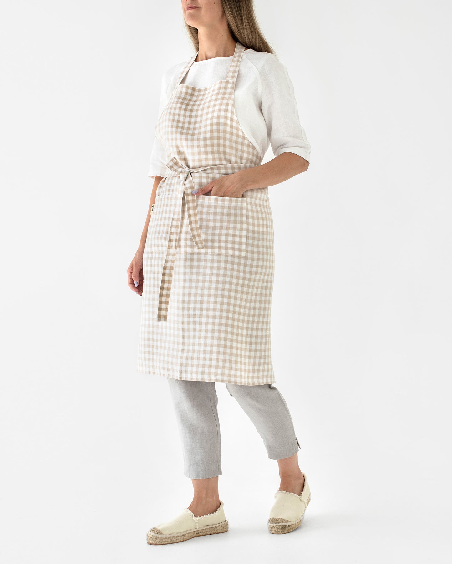 Linen bib apron in Natural Gingham | MagicLinen