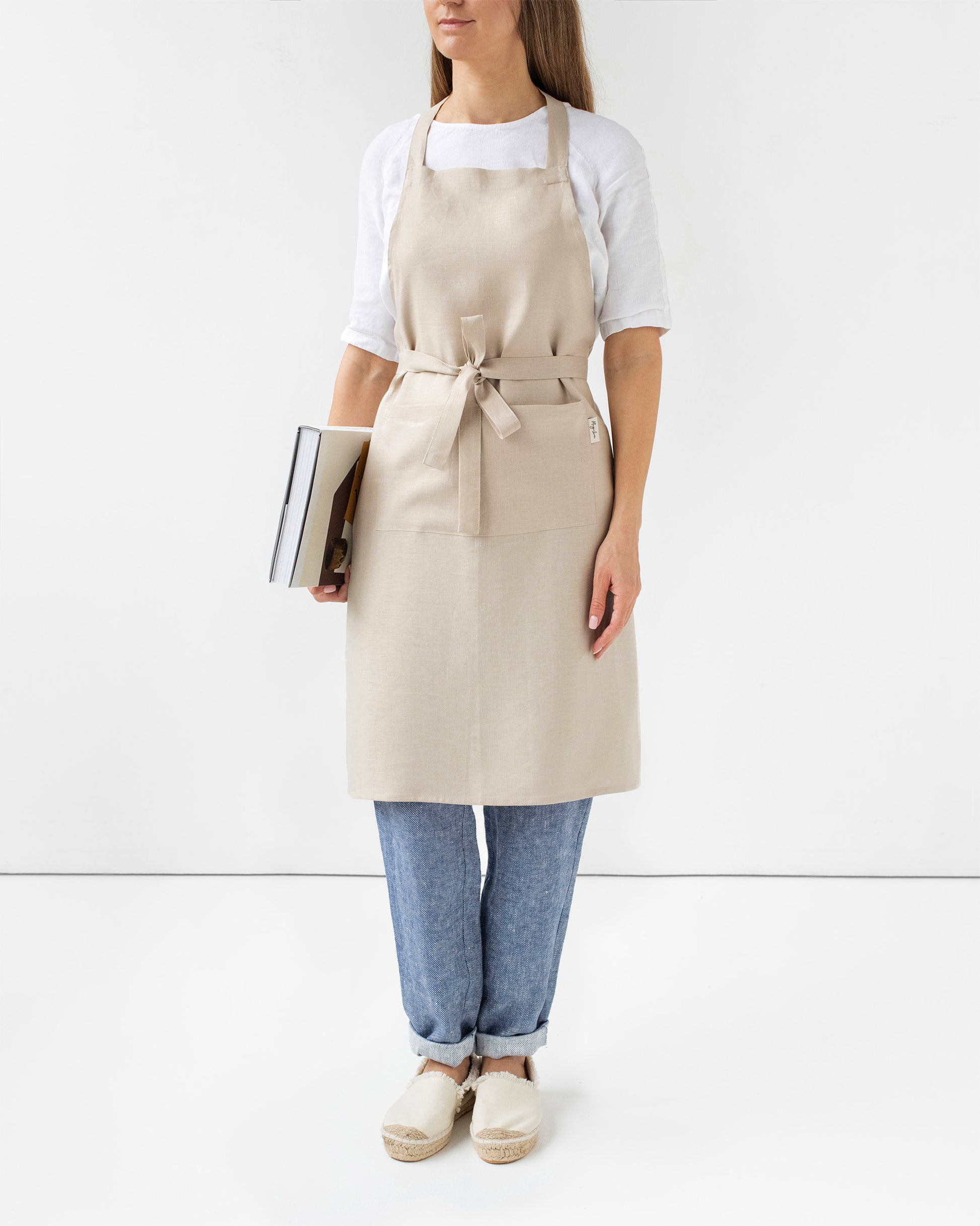 Linen bib apron in Natural linen | MagicLinen