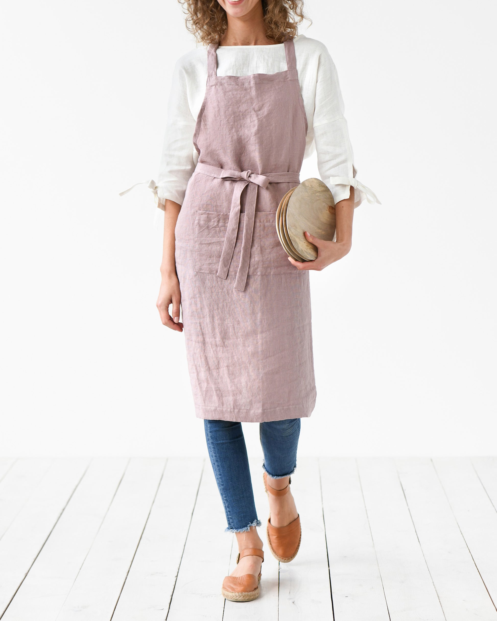 Linen bib apron in Woodrose | MagicLinen