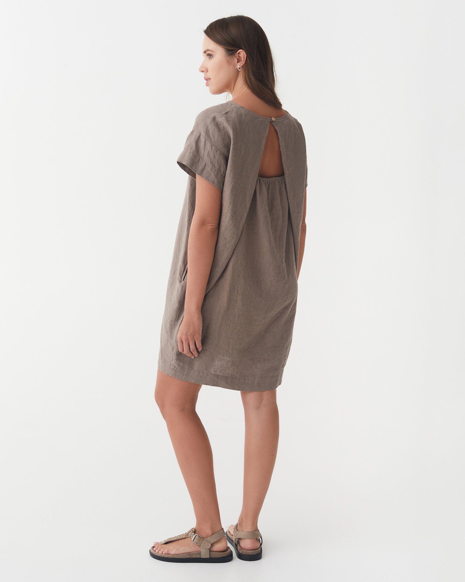 Linen mini dress SIWA in Deep taupe | MagicLinen