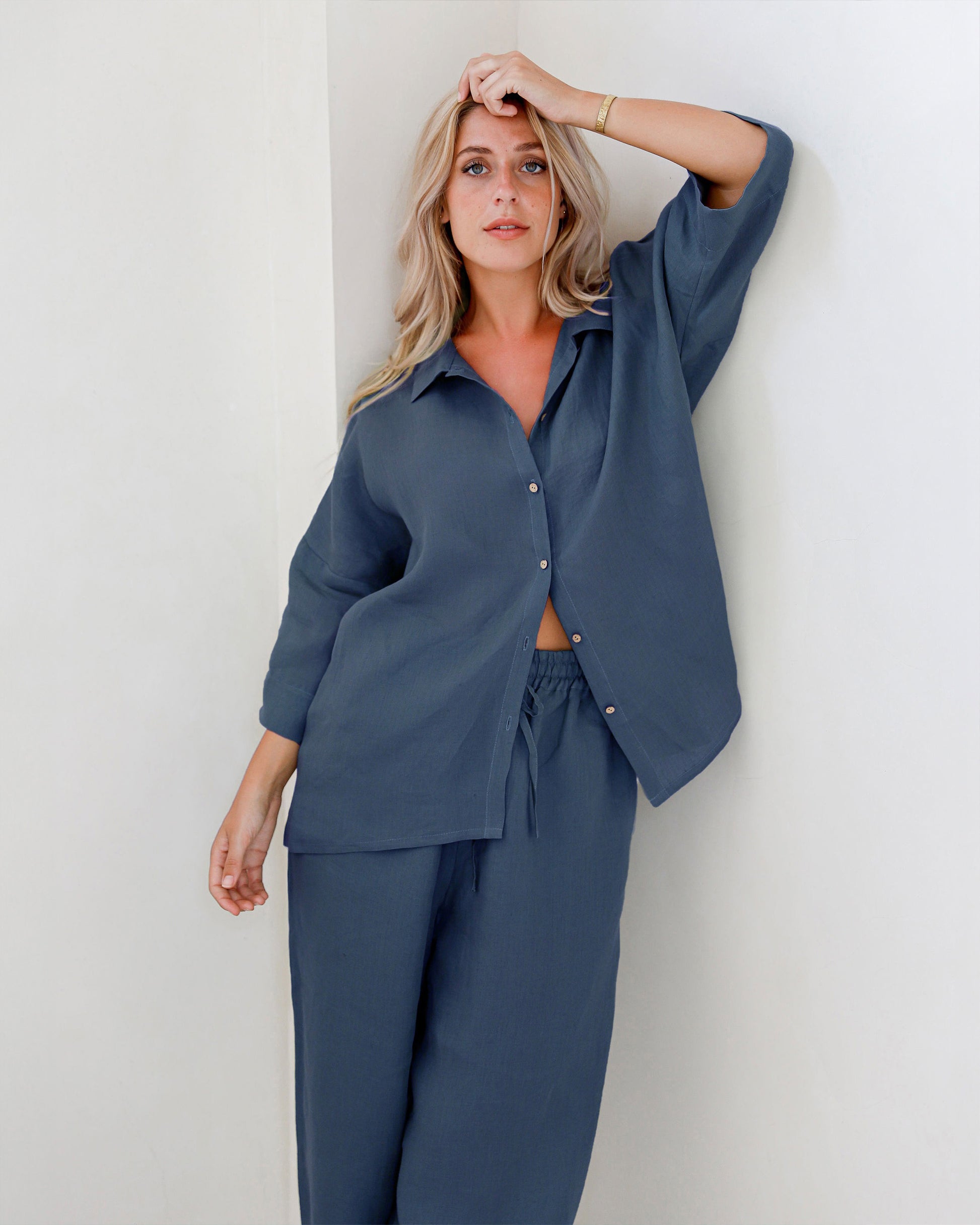 Linen pajama set AVEIRA in Deep navy blue | MagicLinen