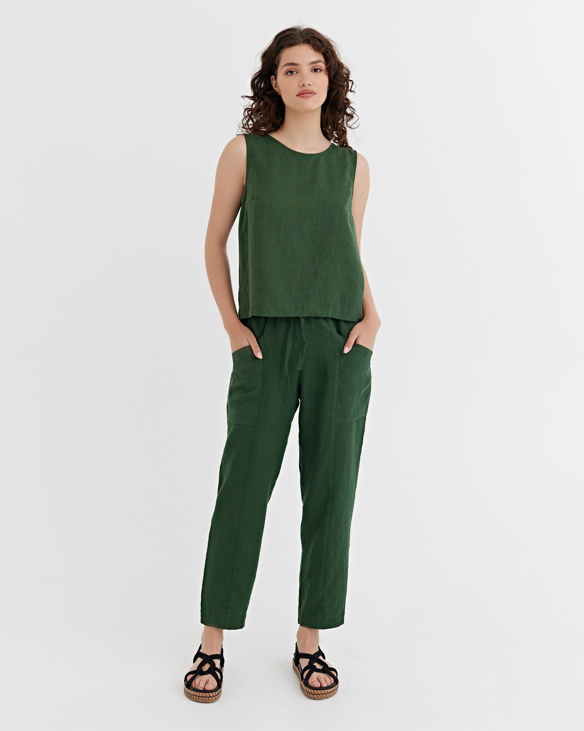 Linen Pants SARDINIA in Deep green | MagicLinen modelBoxOn2