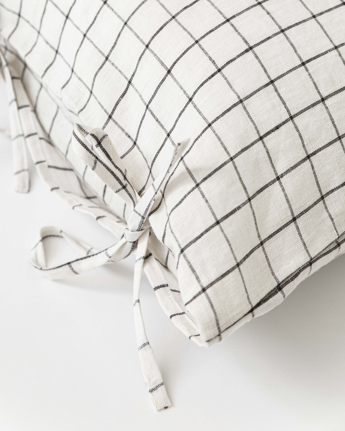 Linen pillowcase with ties in Charcoal grid - MagicLinen