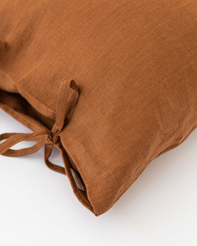 Linen pillowcase with ties in Cinnamon - MagicLinen