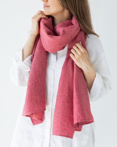 Linen scarf in Cranberry delave | MagicLinen