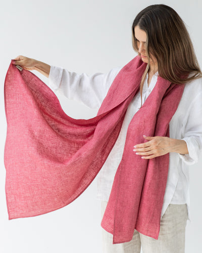 Linen scarf in Cranberry delave | MagicLinen