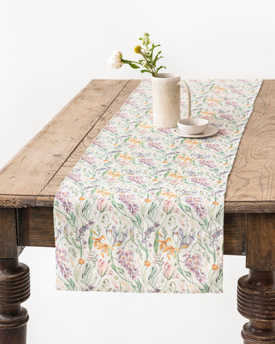 Linen table runner in Blossom print - MagicLinen