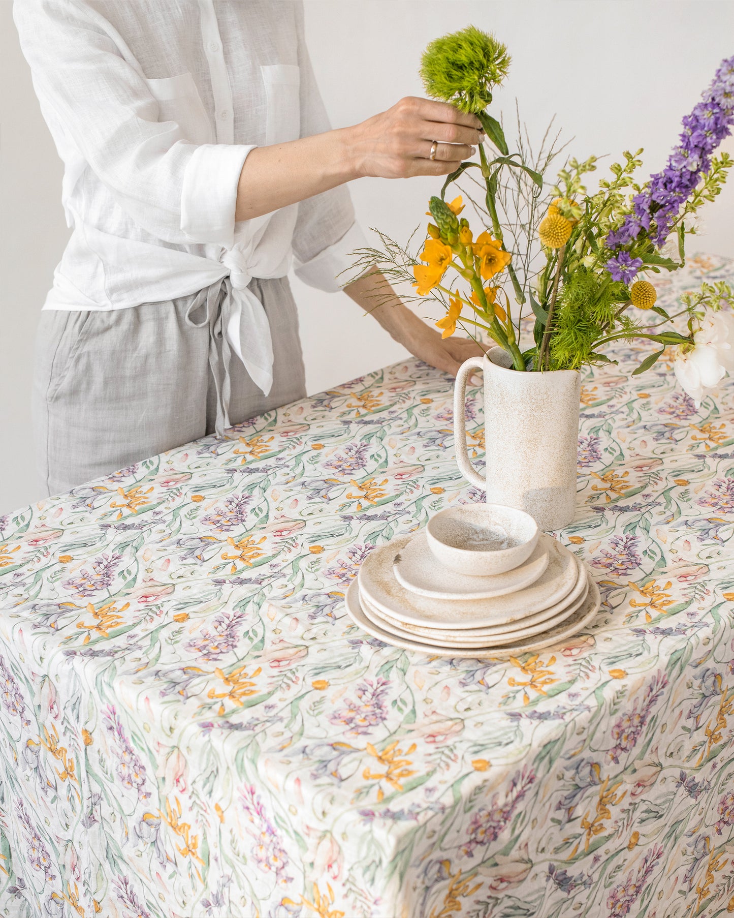 Blossom print linen tablecloth - MagicLinen