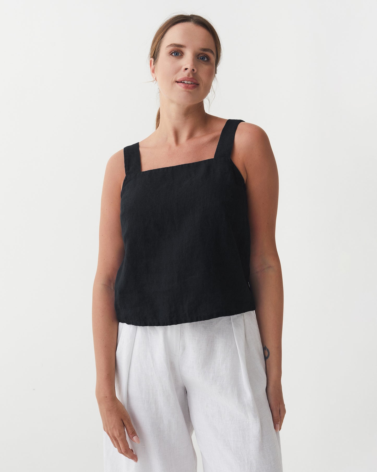 Linen tank top OLINDA in Black | MagicLinen