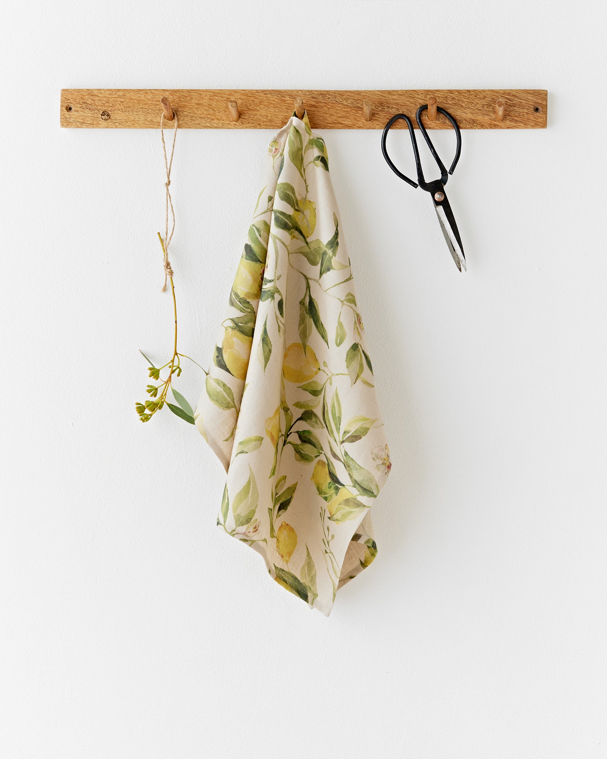 Linen tea towel in Citrus garden print on natural | MagicLinen