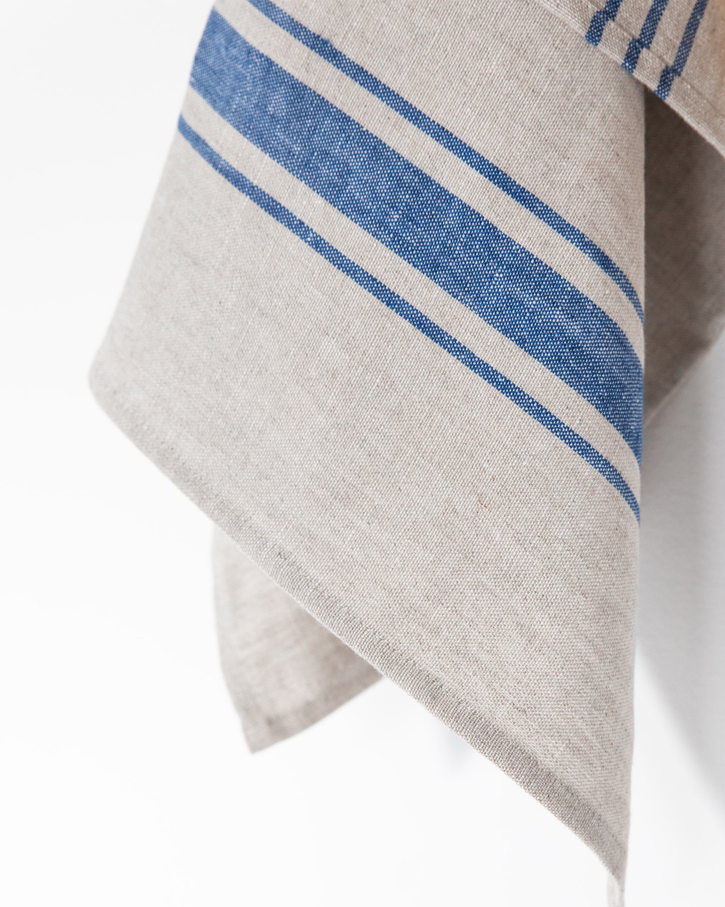 Linen tea towel in French style | MagicLinen