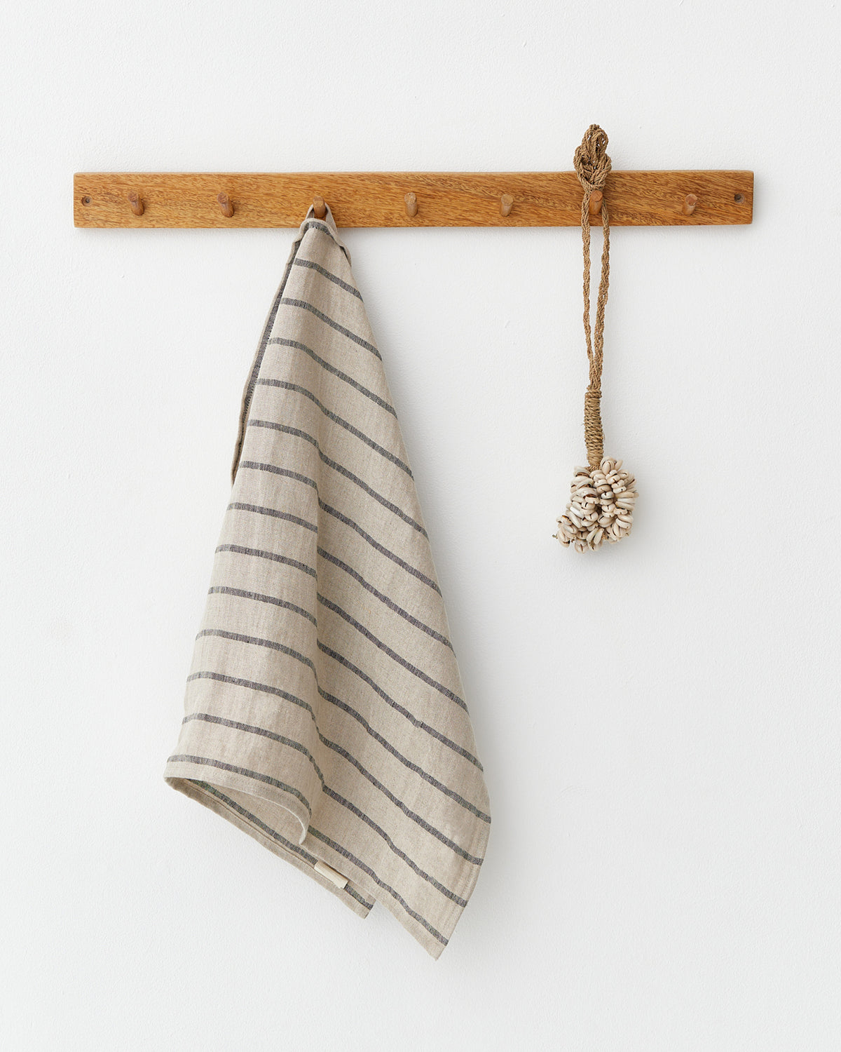 Linen tea towel Subtle lines