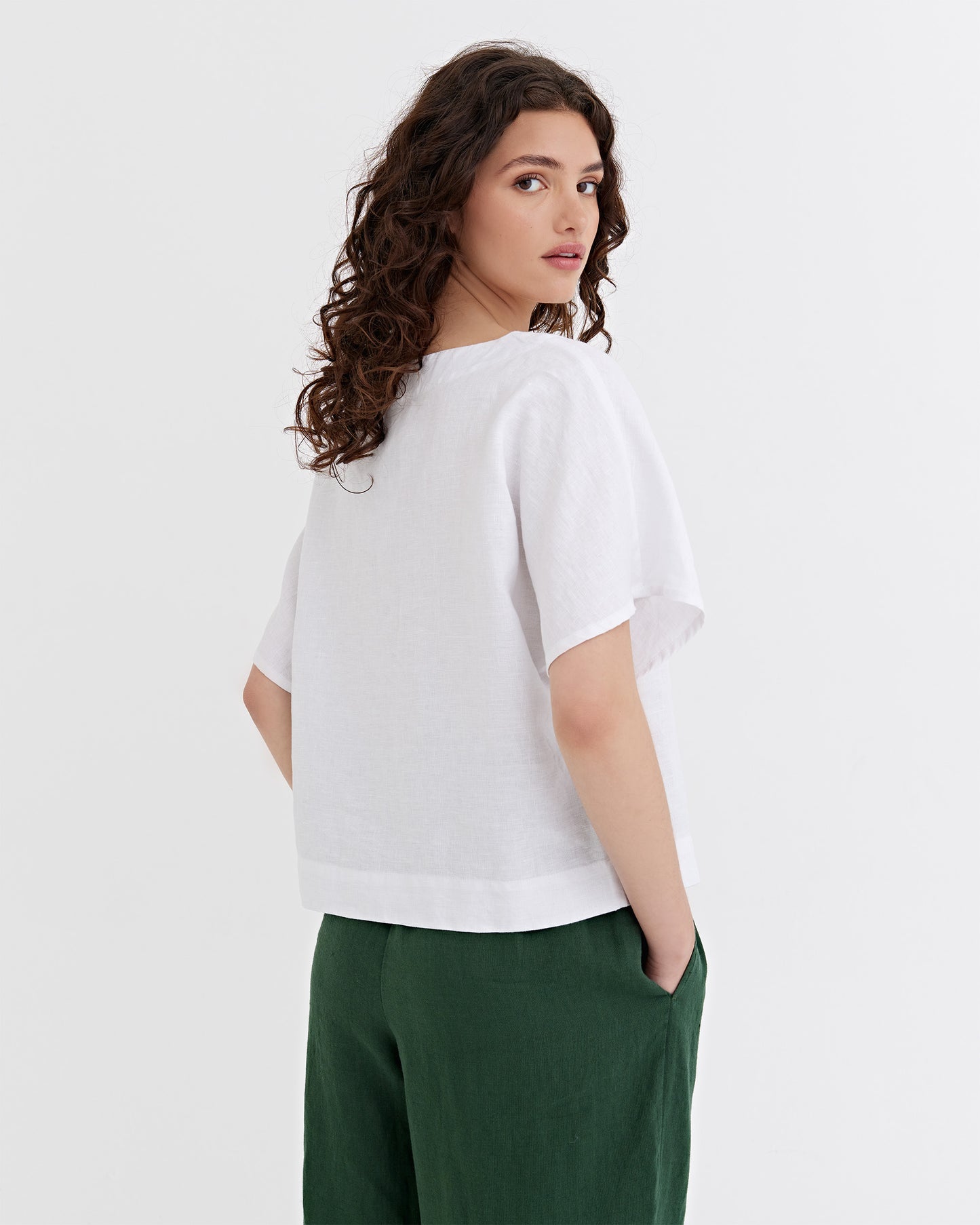 Loose-fit Linen Top Midway in White | MagicLinen