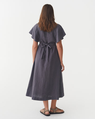 Linen wrap dress YOHO in Anthracite | MagicLinen modelBoxOn