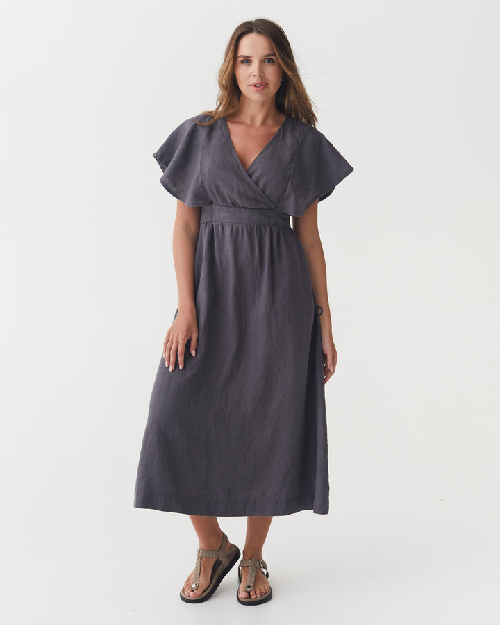 Linen wrap dress YOHO in Anthracite | MagicLinen modelBoxOn