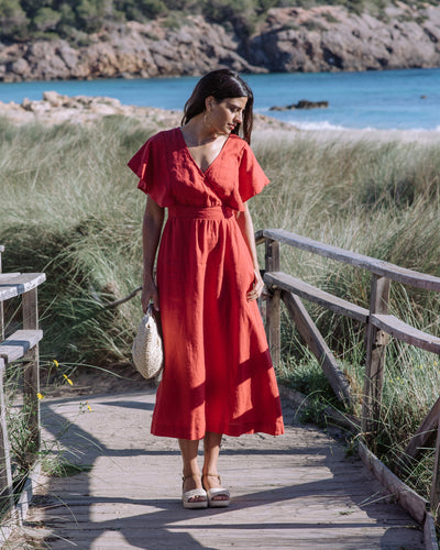 Linen wrap dress YOHO in Aurora red | MagicLinen modelBoxOn2