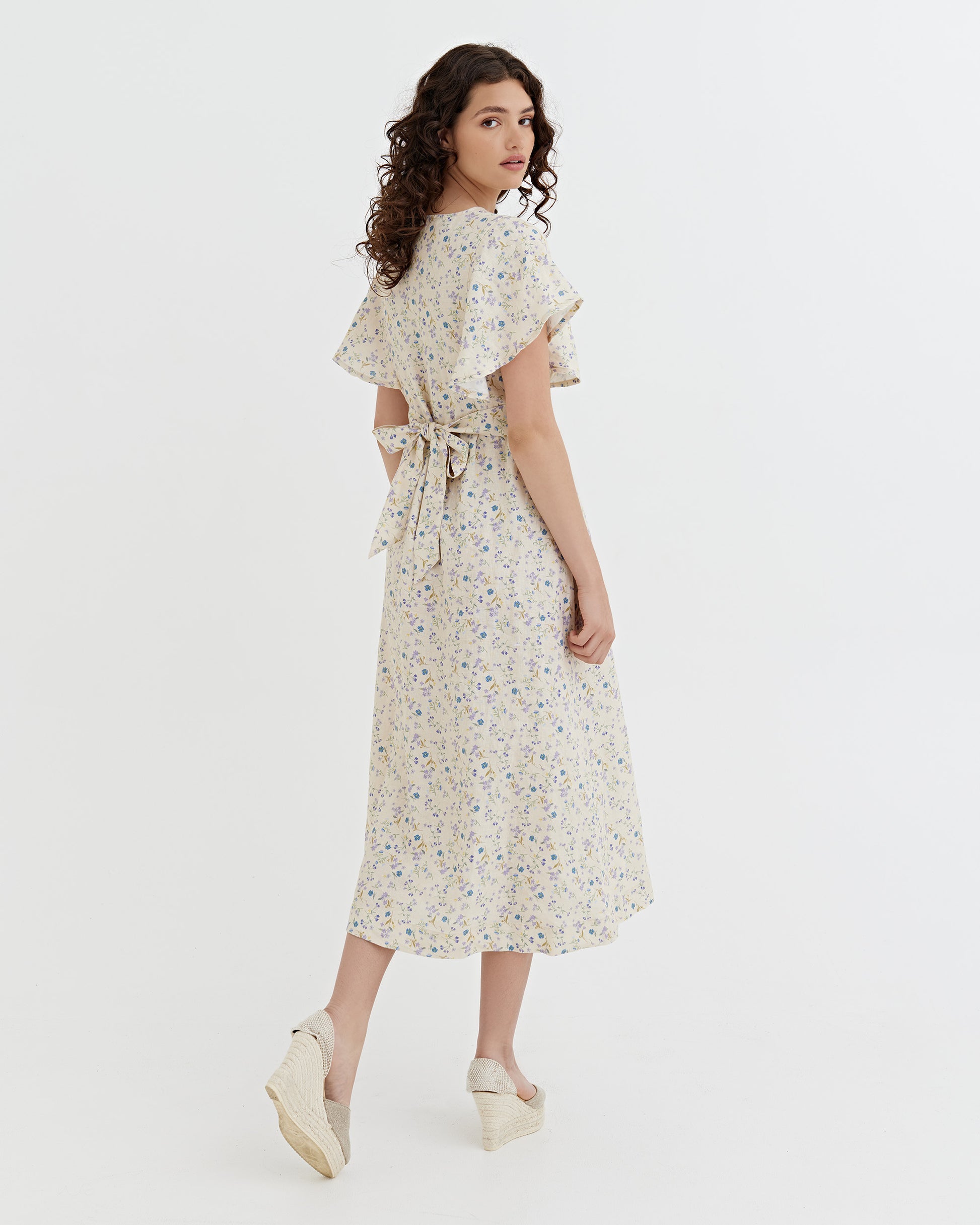 Linen wrap dress YOHO in Tiny blooms | MagicLinen