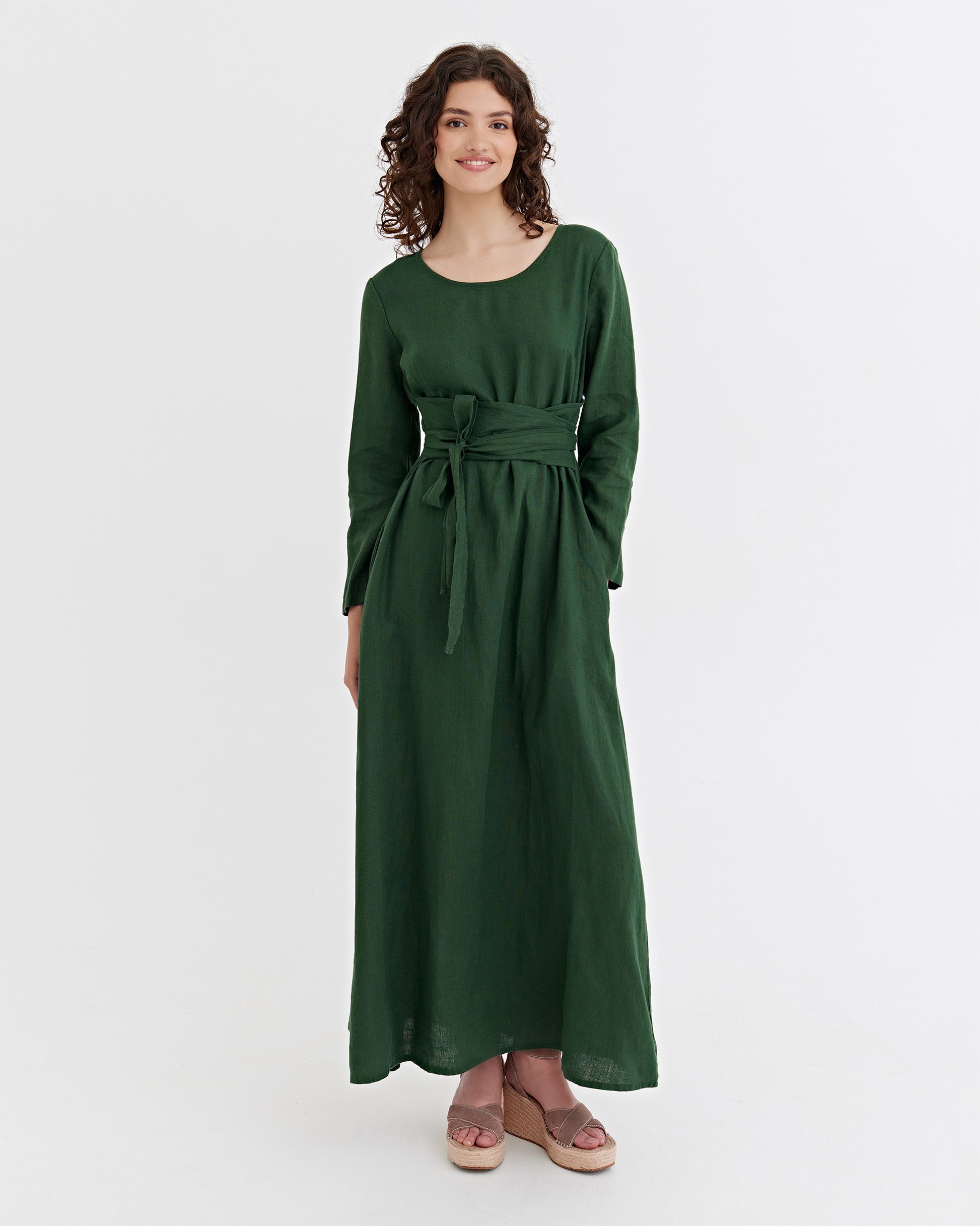 Long linen dress GRENADA in Deep green | MagicLinen modelBoxOn