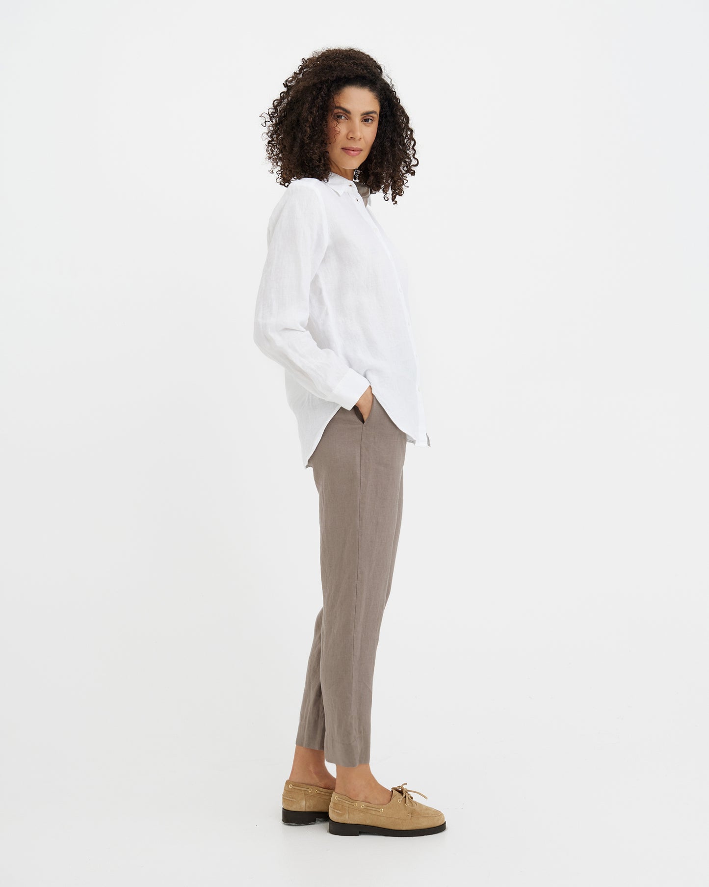 MagicLinen Deep taupe SEATTLE linen trousers with zip and horn-look button closure  