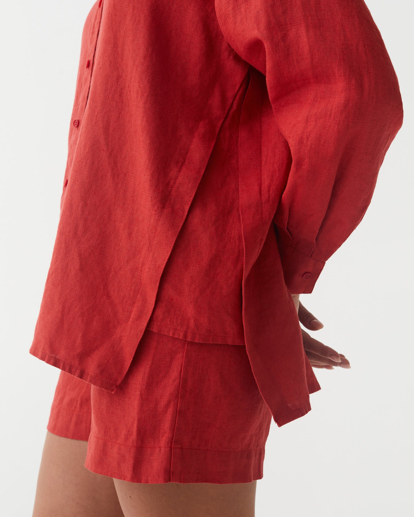 Long-Sleeve Linen Shirt ISLAY in Aurora red | MagicLinen