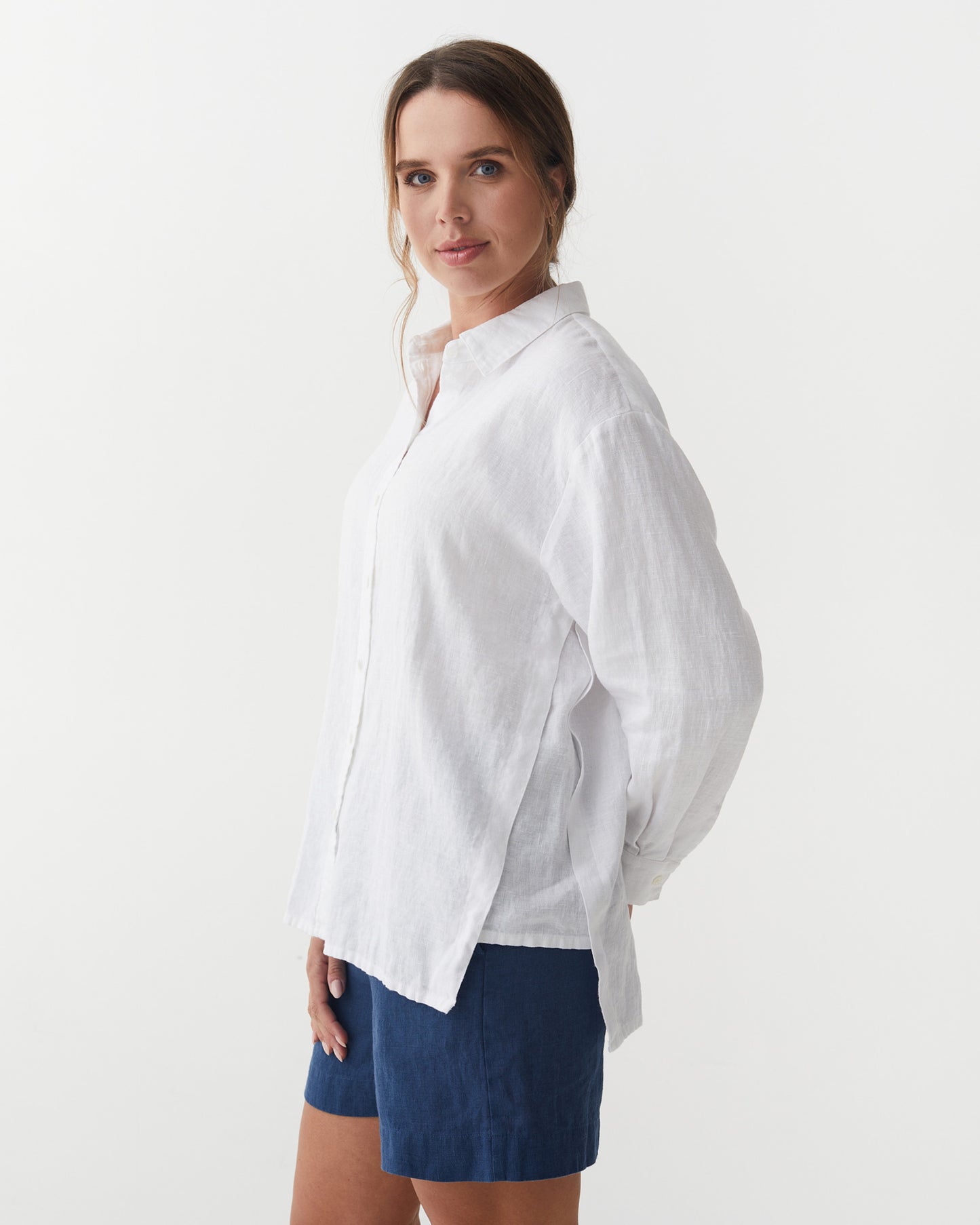 Long-Sleeve Linen Shirt ISLAY in White | MagicLinen