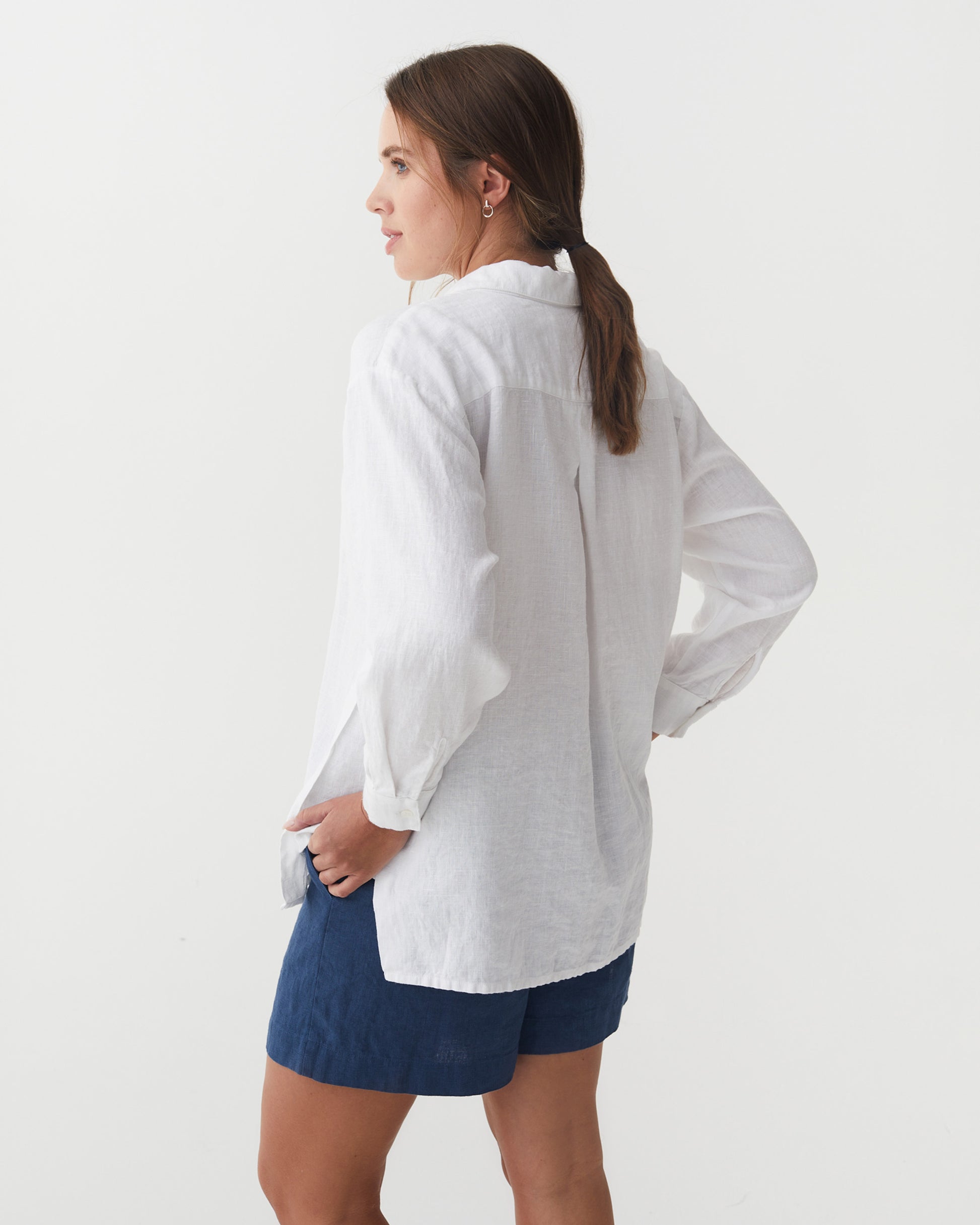 Long-Sleeve Linen Shirt ISLAY in White | MagicLinen