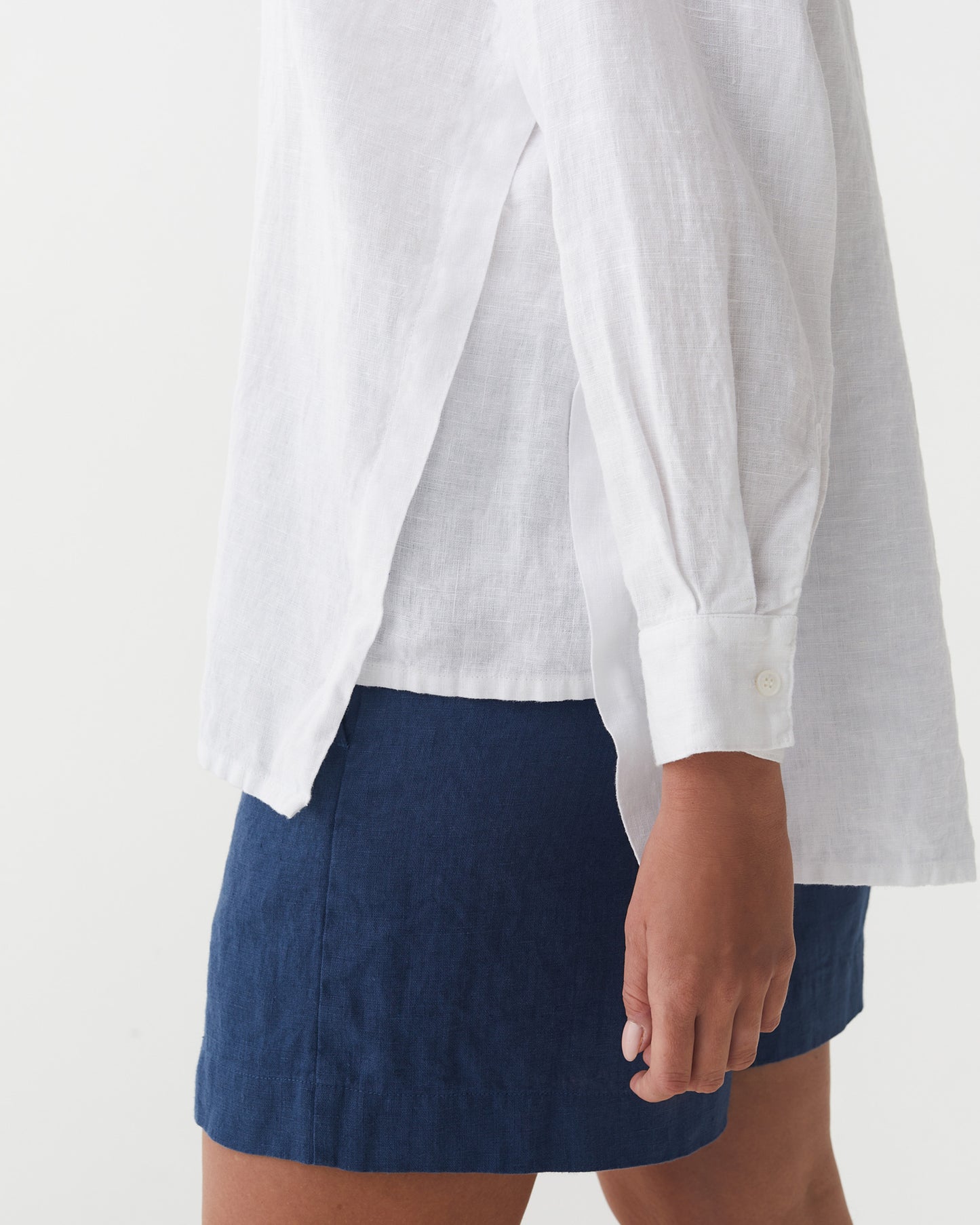 Long-Sleeve Linen Shirt ISLAY in White | MagicLinen