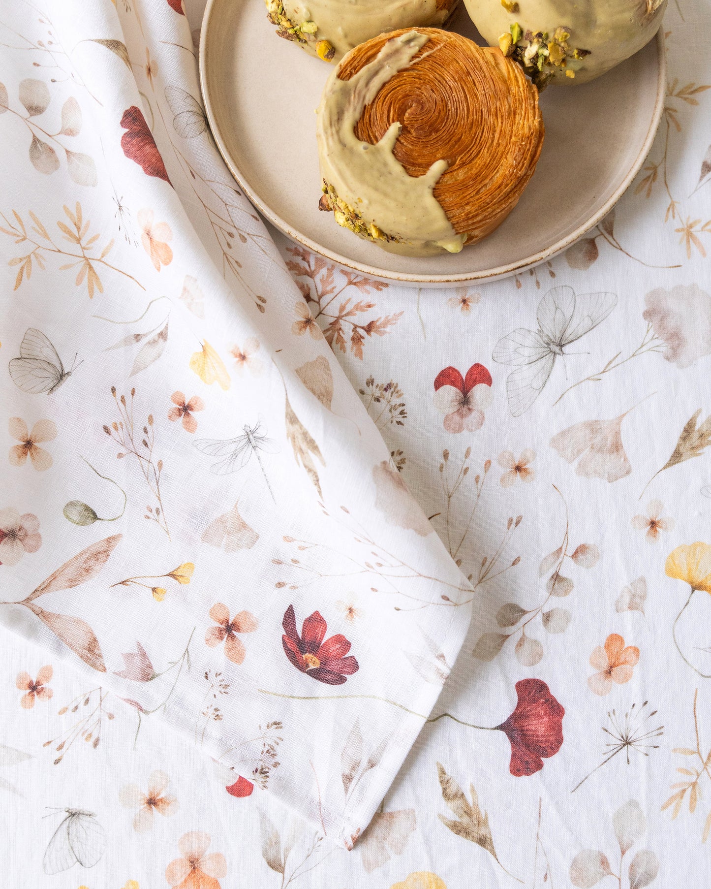 Meadow Print Linen Tablecloth | MagicLinen