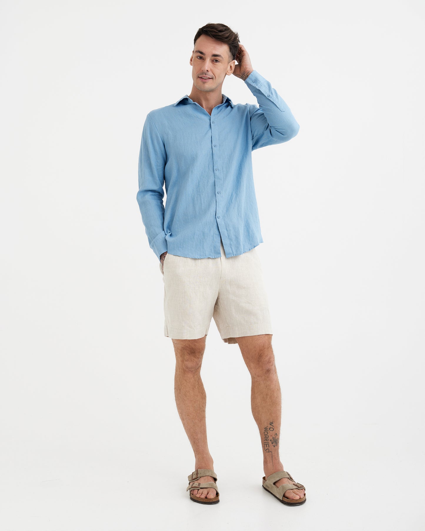 MagicLinen Soft blue CHICAGO linen shirt, fitted silhouette with hip-length coverage
