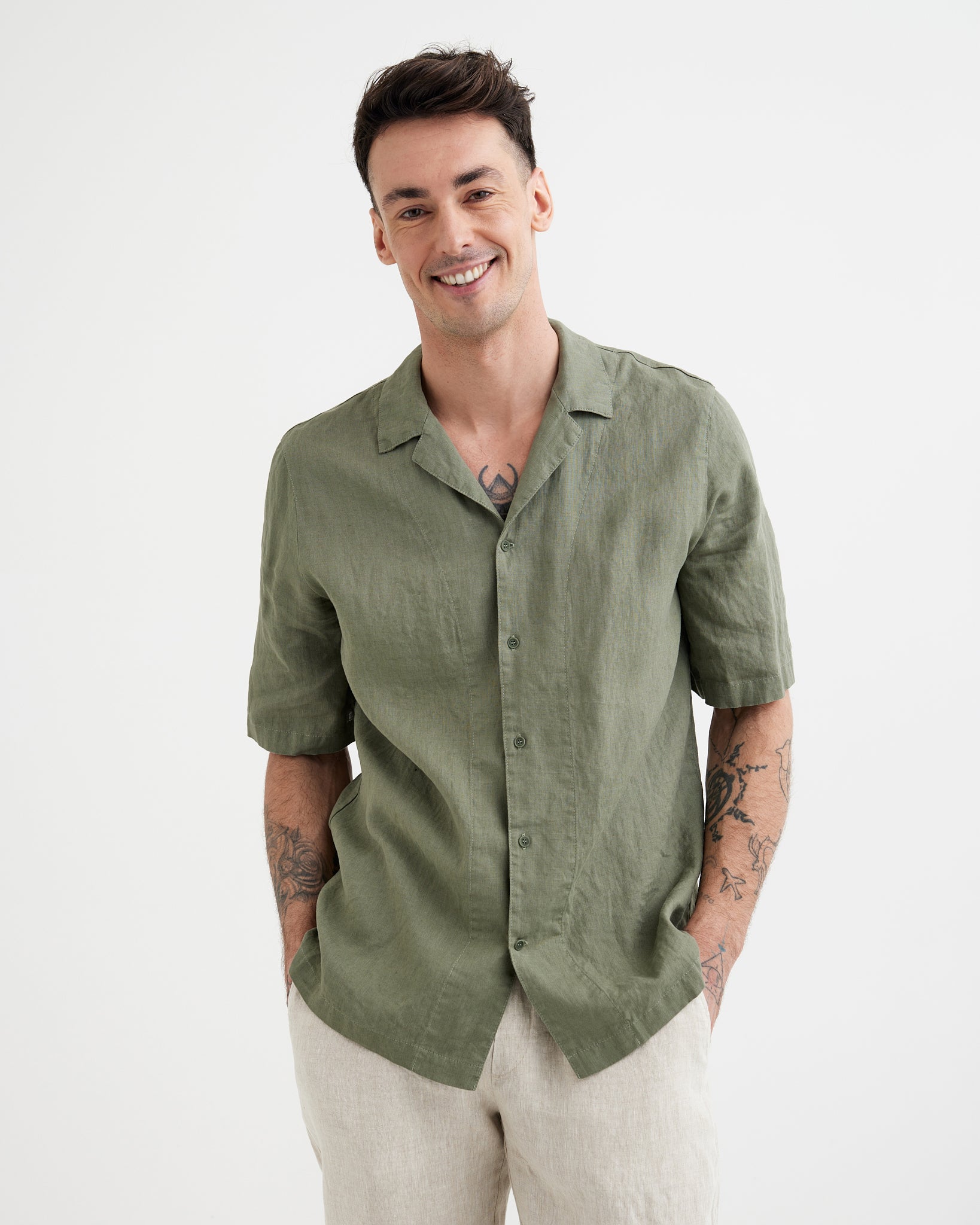 MagicLinen Mist green Men’s Short Sleeves Linen Shirt KEY WEST, 100% European flax linen modelBoxOn