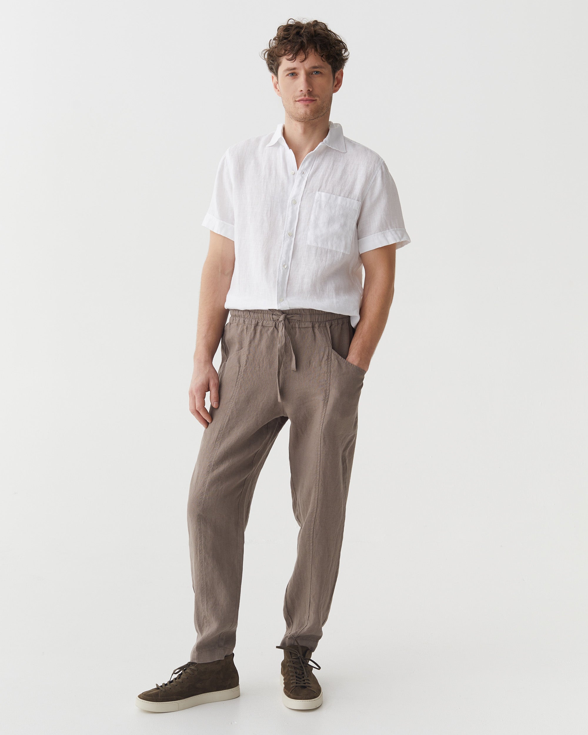 Men's linen pants TRUCKEE in Deep taupe | MagicLinen