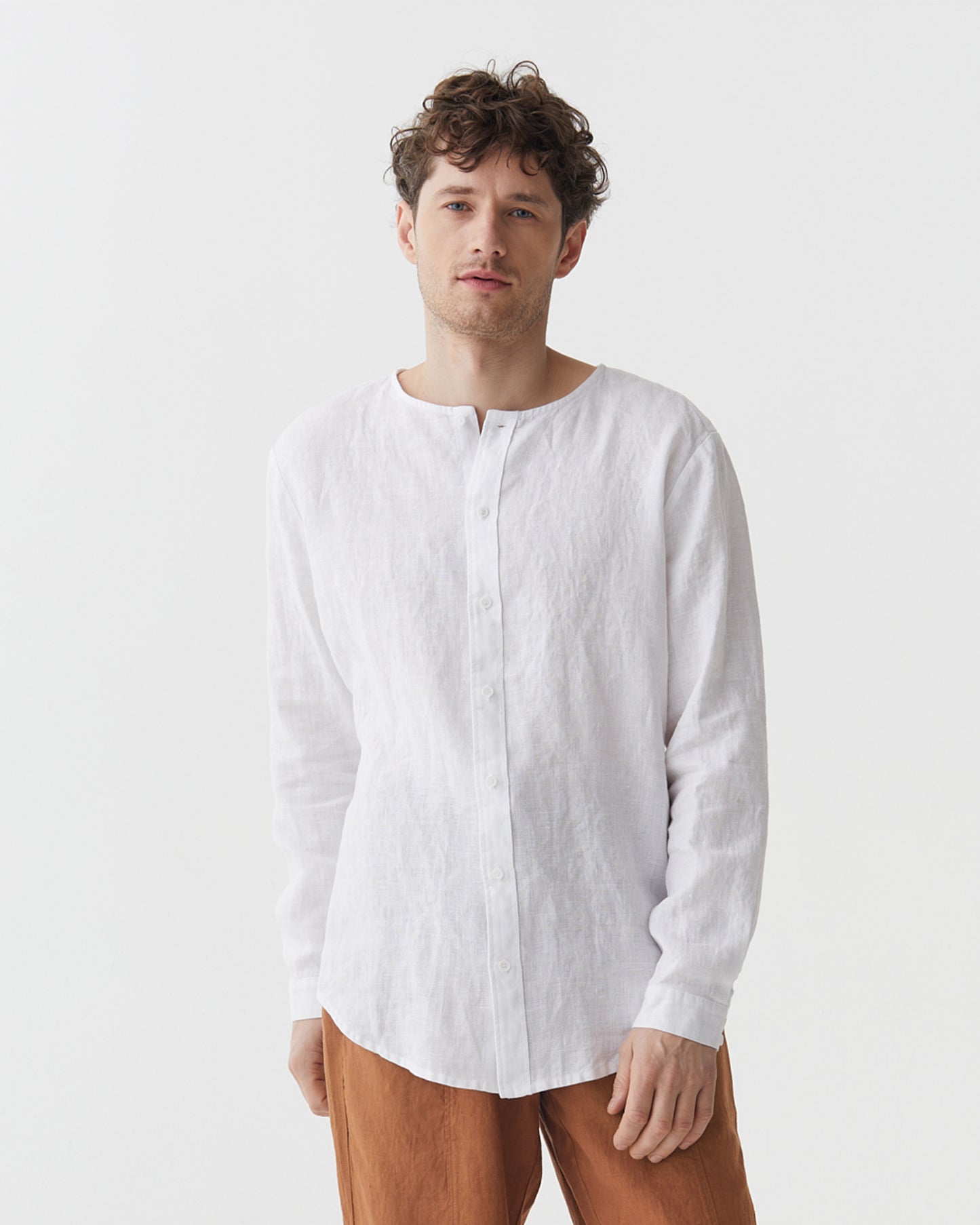 Men's Linen Shirt BEDARRA in White | MagicLinen modelBoxOn