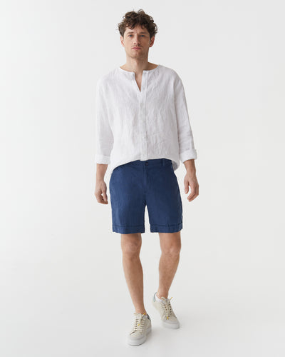 Men's Linen Shorts FAROE in Deep navy blue | MagicLinen modelBoxOn