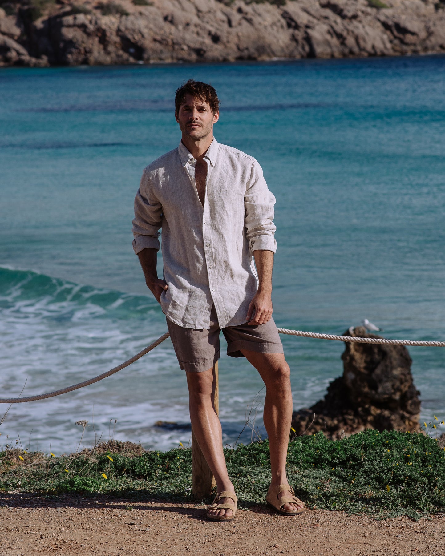 Men's Linen Shorts FAROE in Deep taupe | MagicLinen