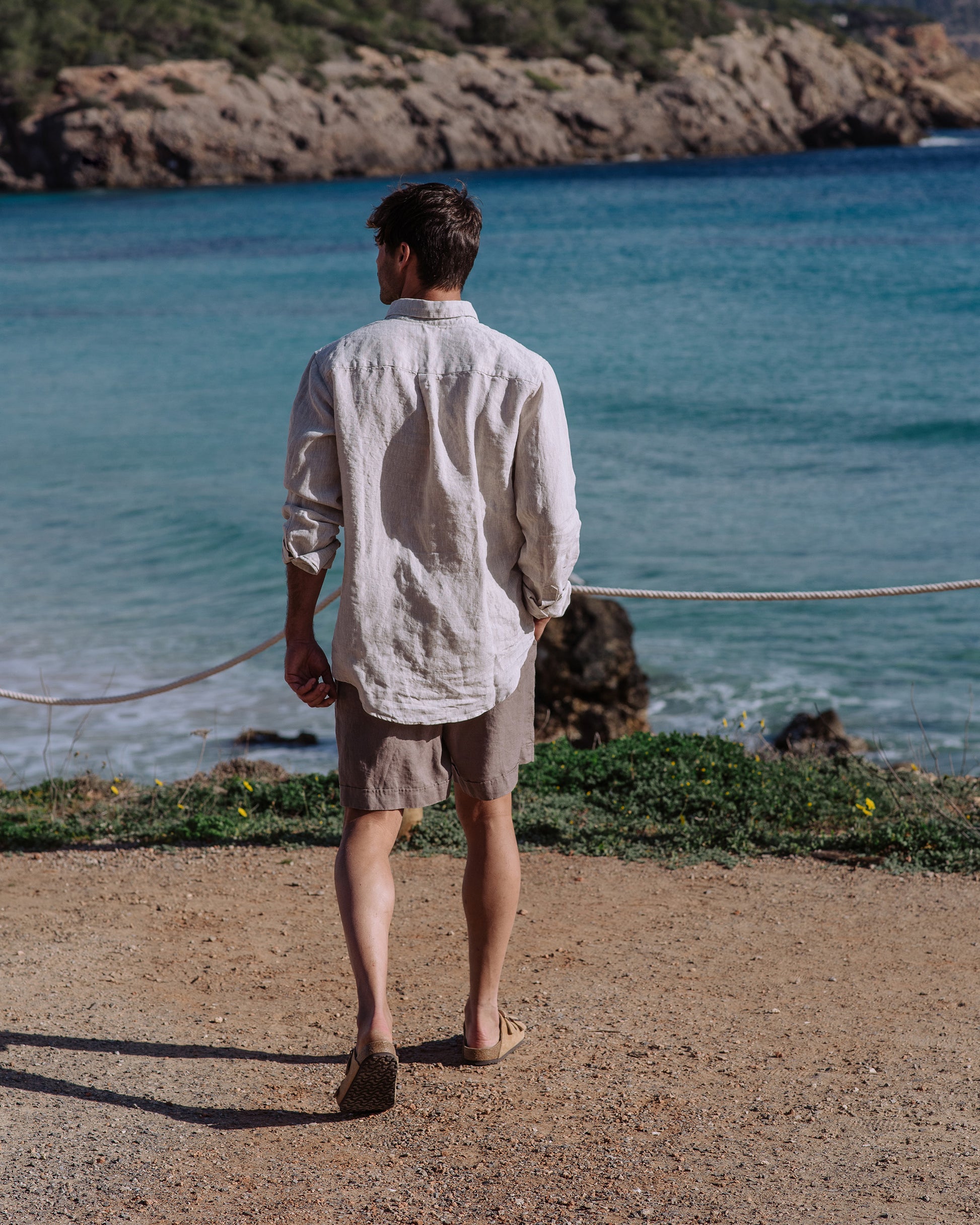 Men's Linen Shorts FAROE in Deep taupe | MagicLinen