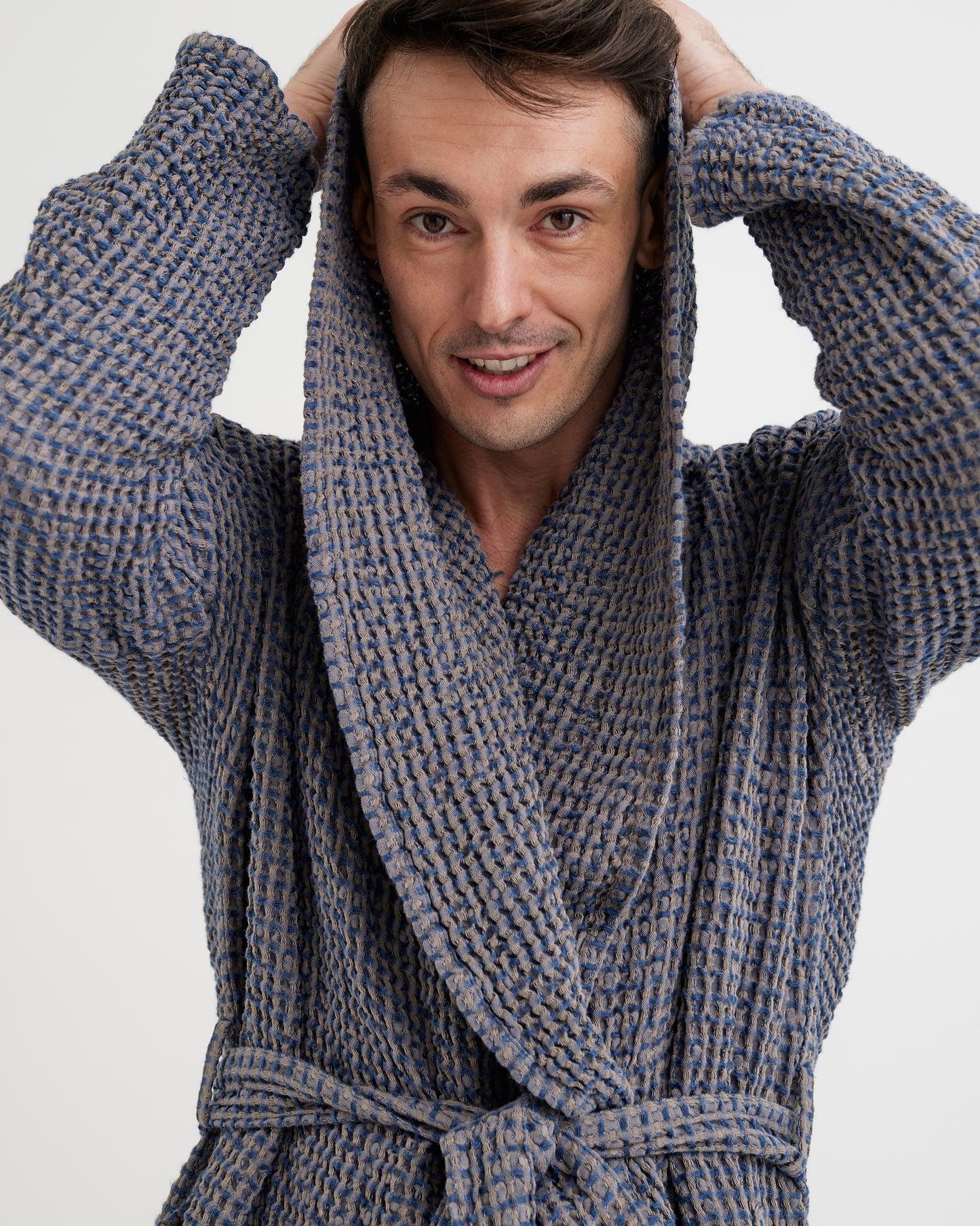 Men's waffle linen robe in Midnight Bronze