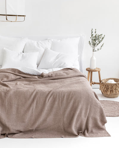Sandbeige Waffeldecke