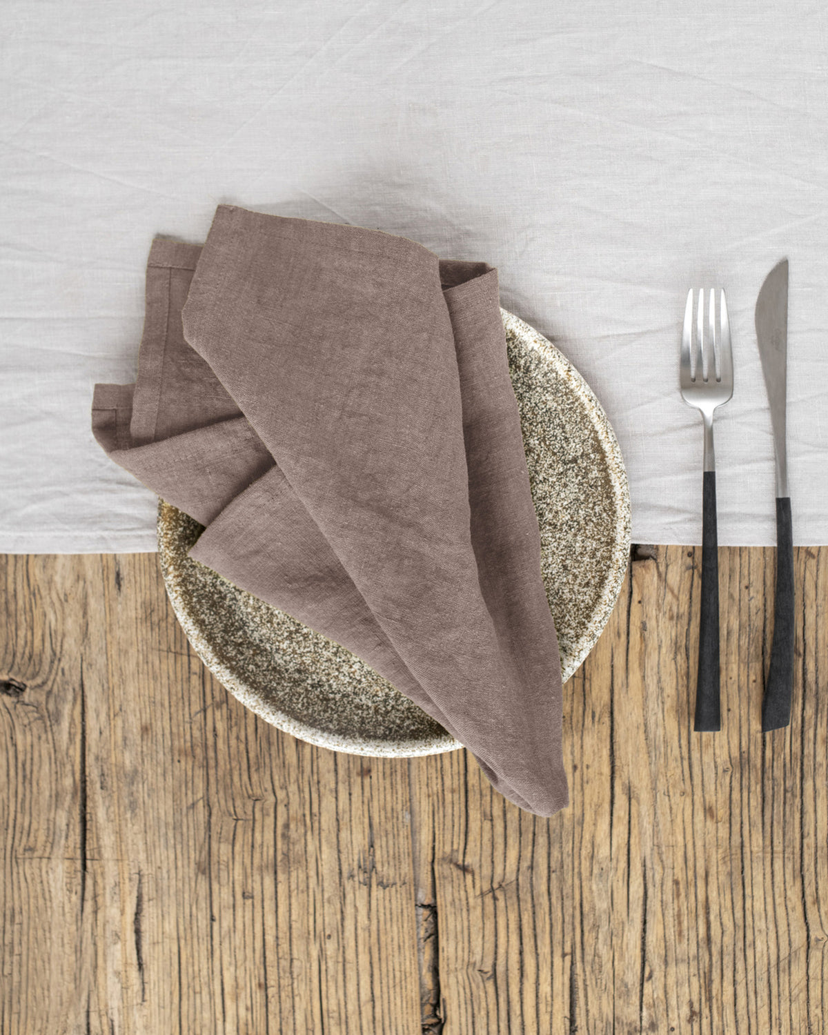Mocha linen napkin set 2