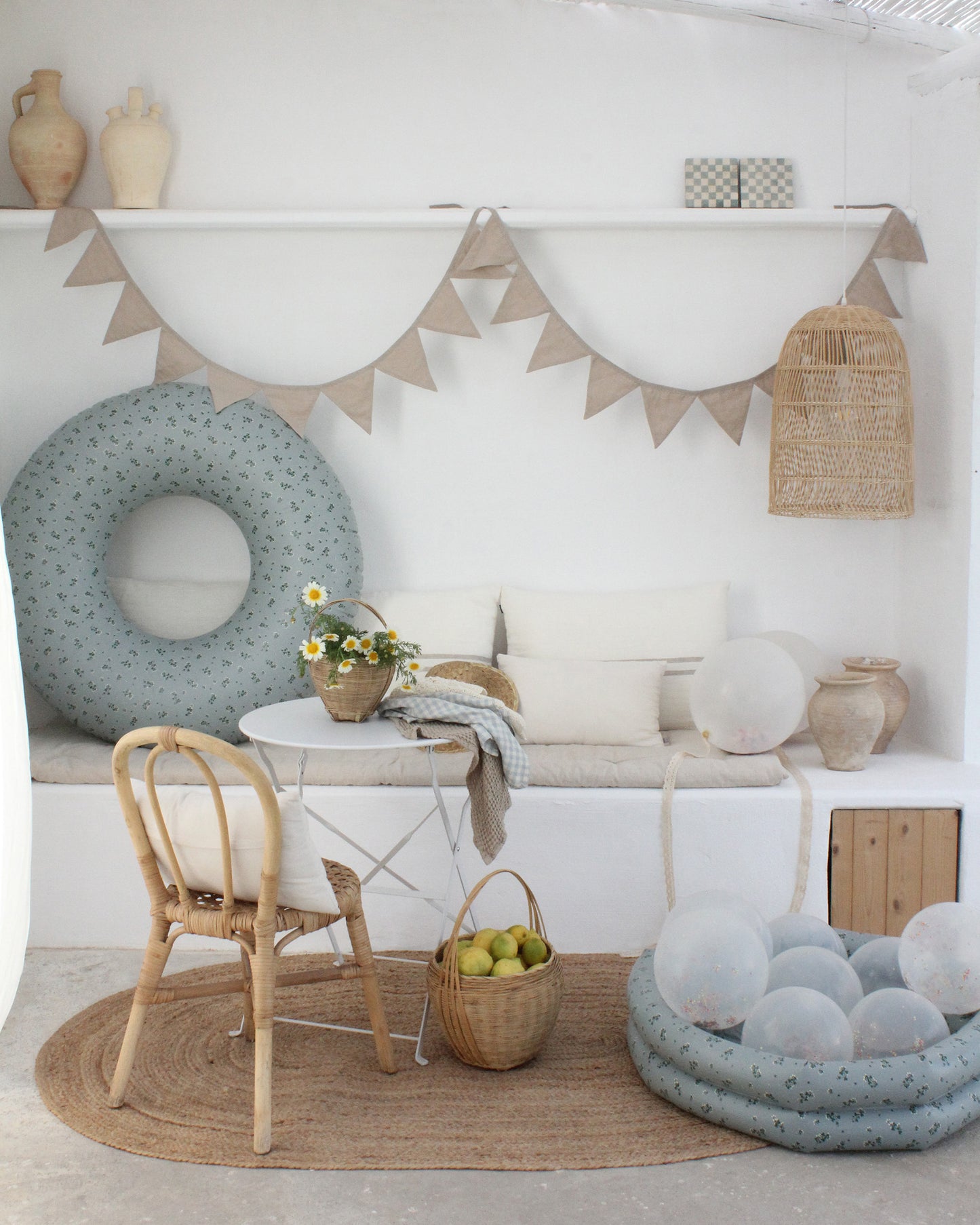 Linen bunting in Natural - MagicLinen