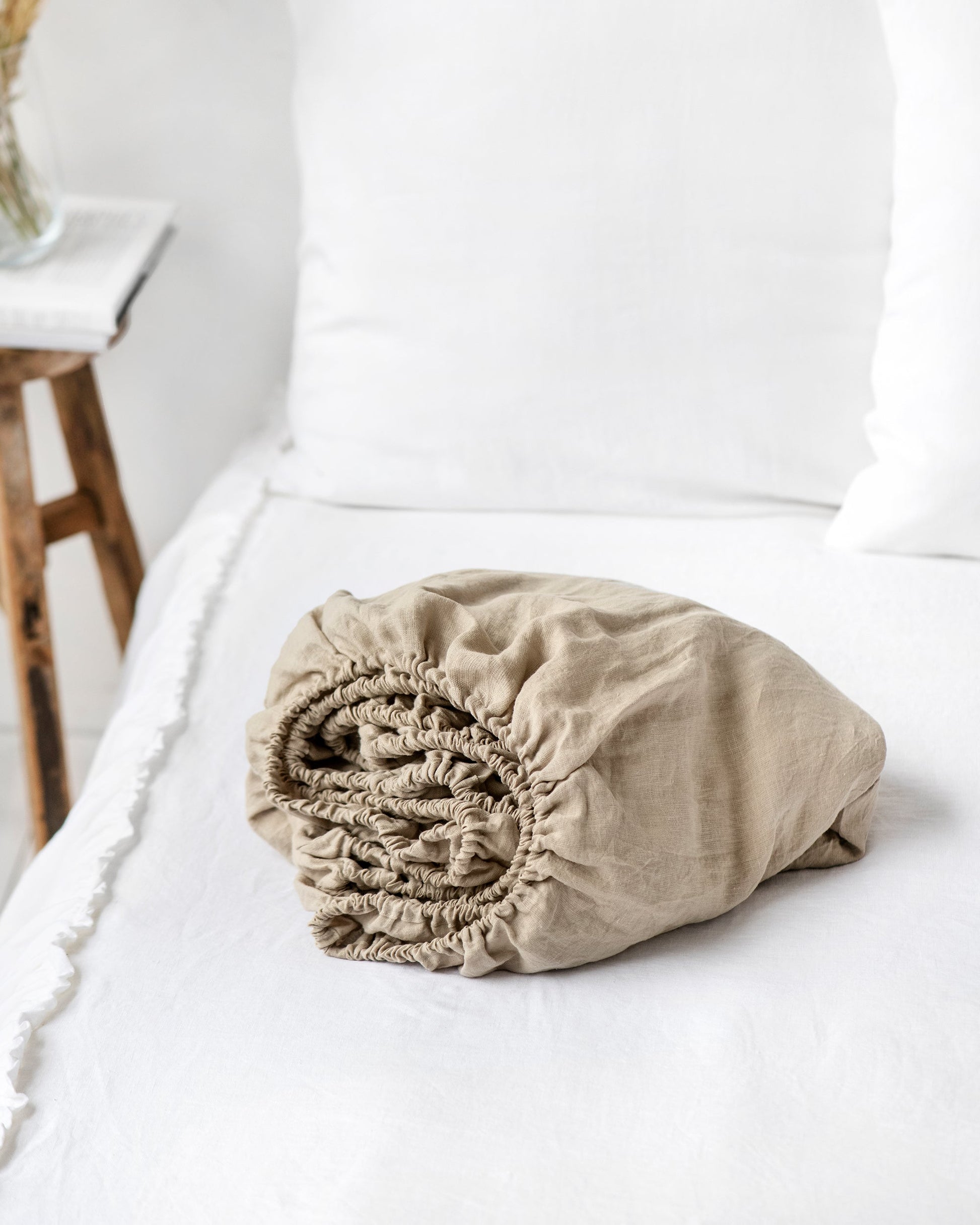 linen fitted sheet (sale)