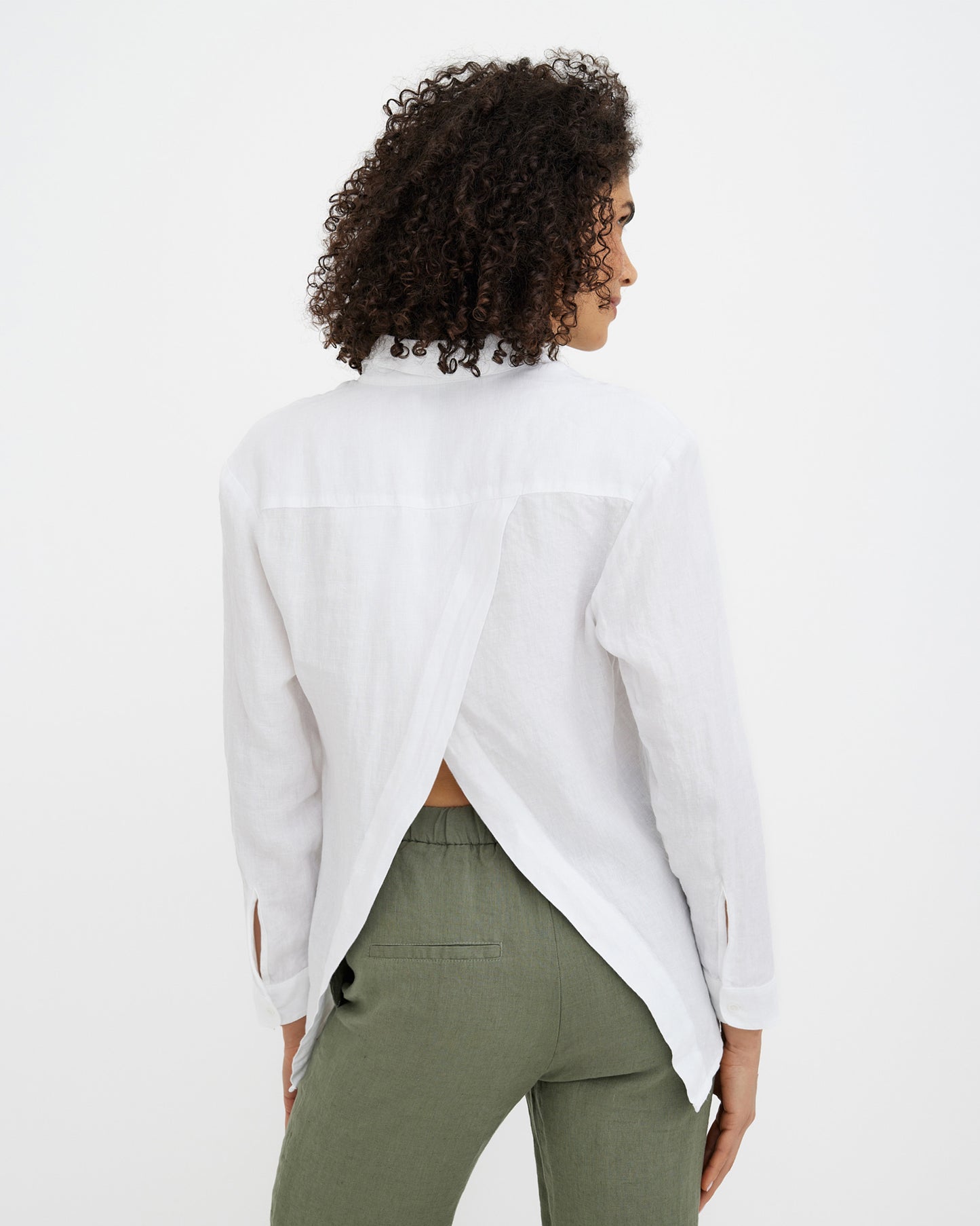 MagicLinen white Split Back Linen Shirt NEW YORK, 100% European flax linen modelBoxOn