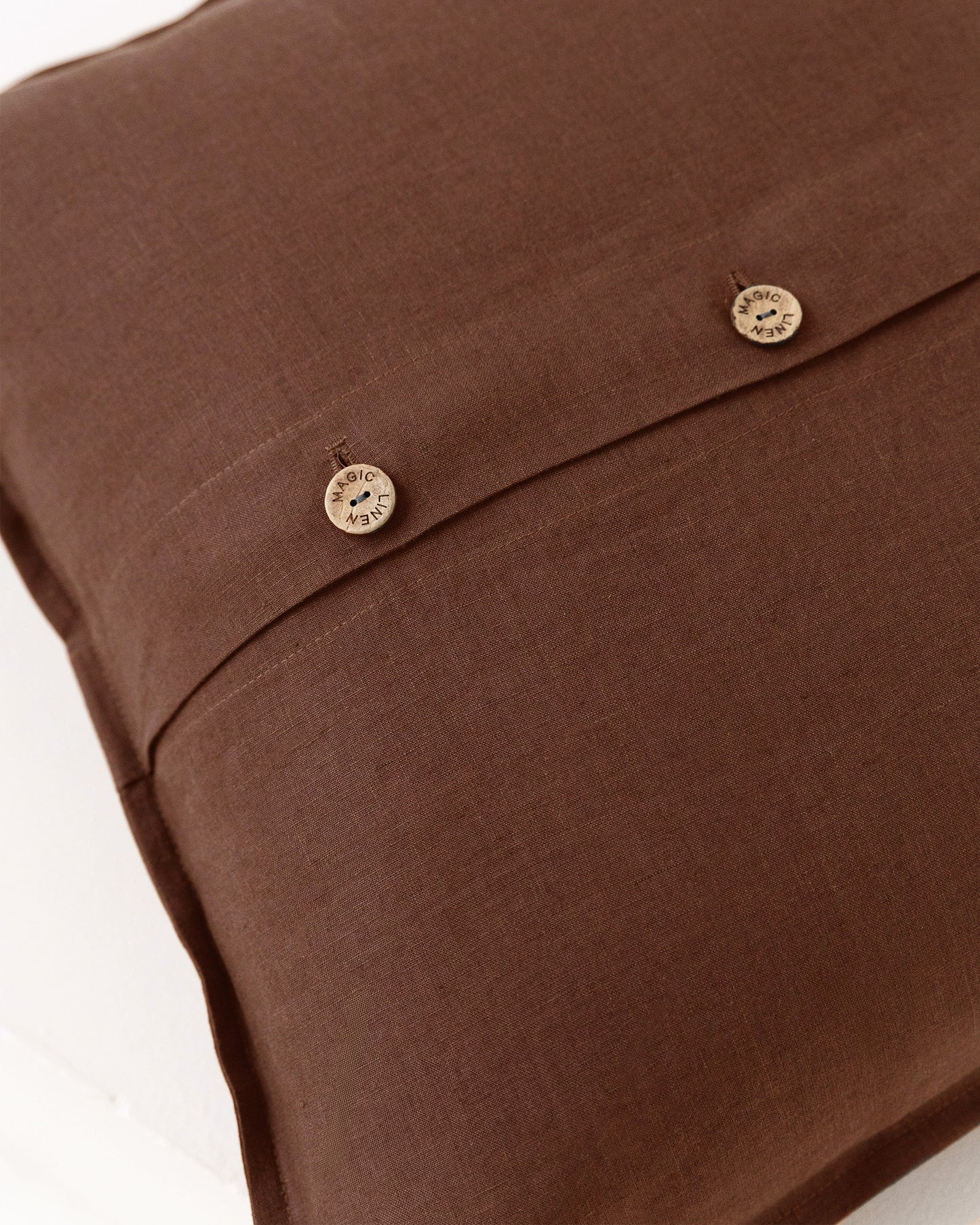 Pillow cover with buttons in Chocolate brown