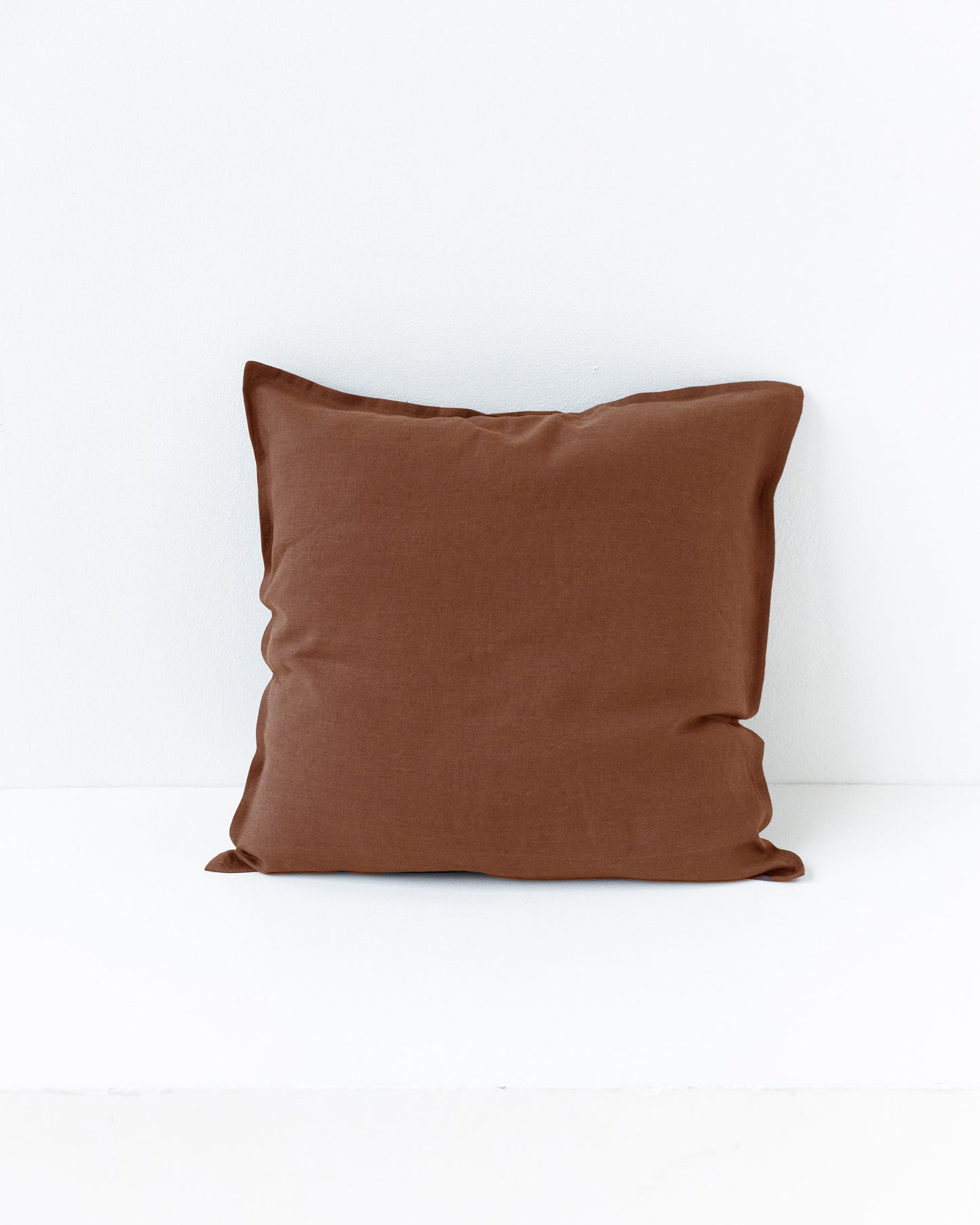 Pillow cover with buttons in Chocolate brown