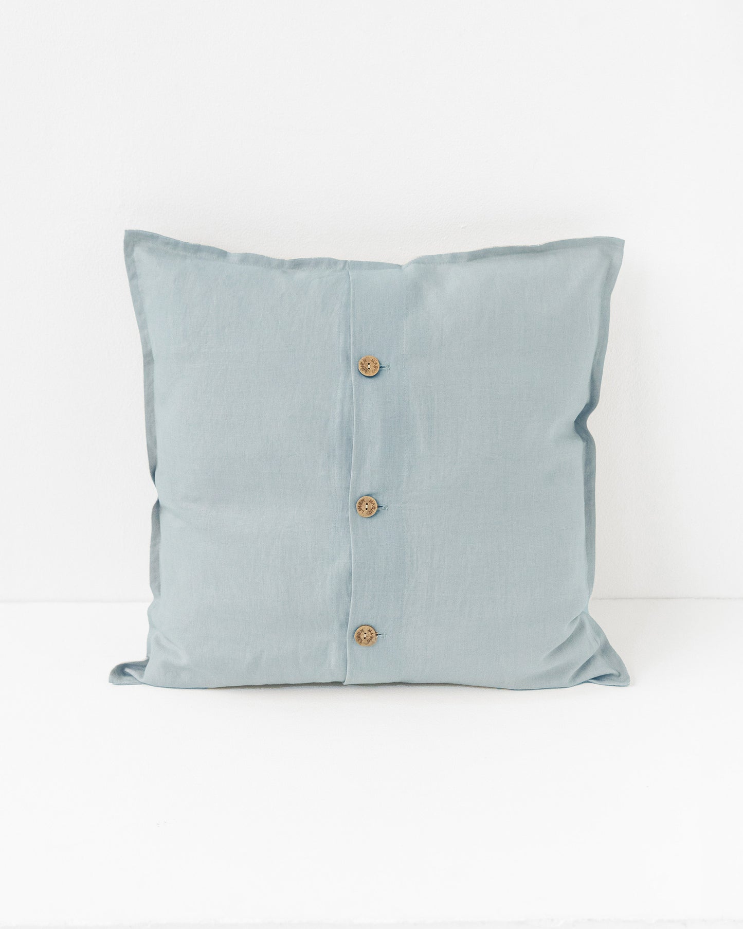 Pillow cover with buttons in Dusty blue